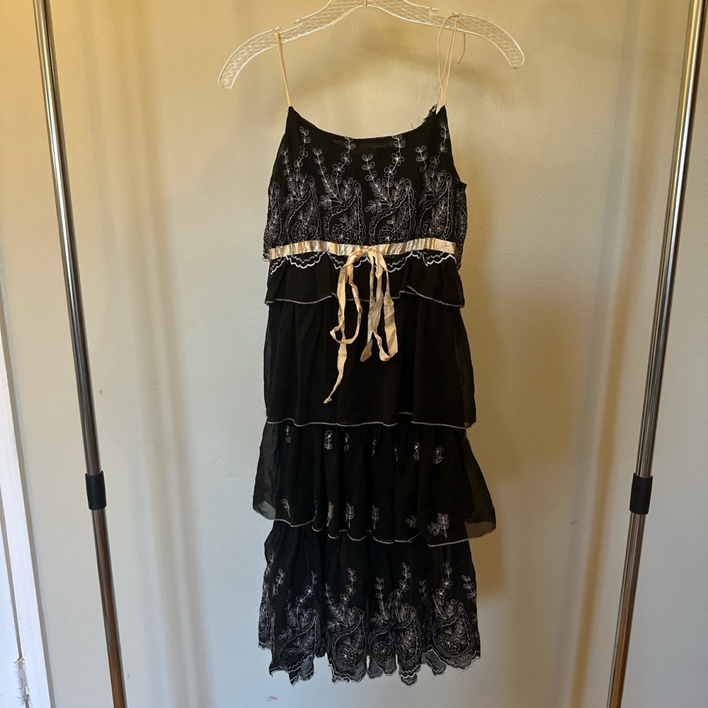 Escolourful Gorgeous Floral Embroidered Dress